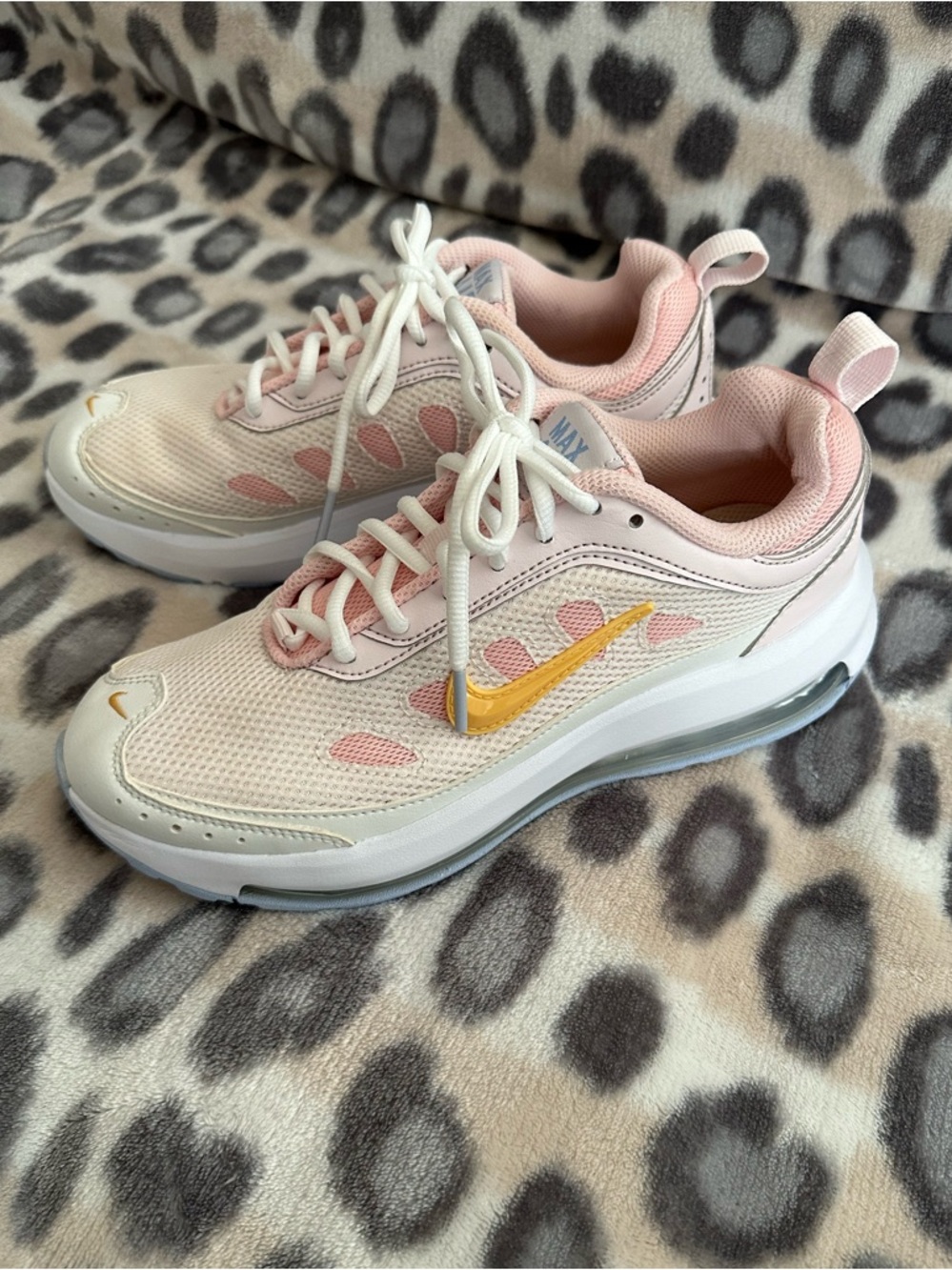 Nike Air Max AP Size 8